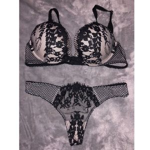 VS Dream Angels bra/panty set
